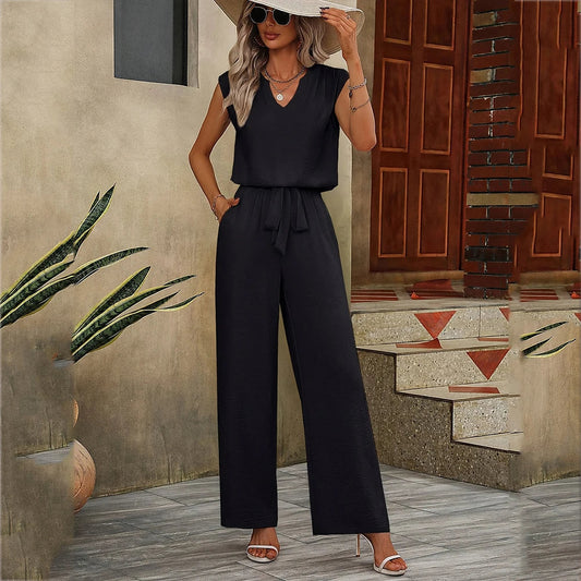 Luxe zwarte jumpsuit van Villano Mode, perfect voor een avondje uit of speciale gelegenheid.