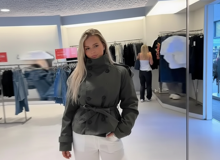 Roos Cropped Trenchcoat – Chic & Elegant