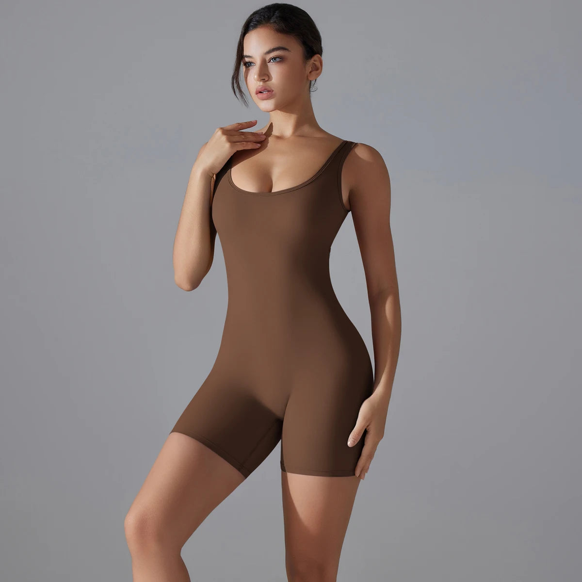 Nova – Sportieve damesjumpsuit met V-rug en shaping effect - Villano mode