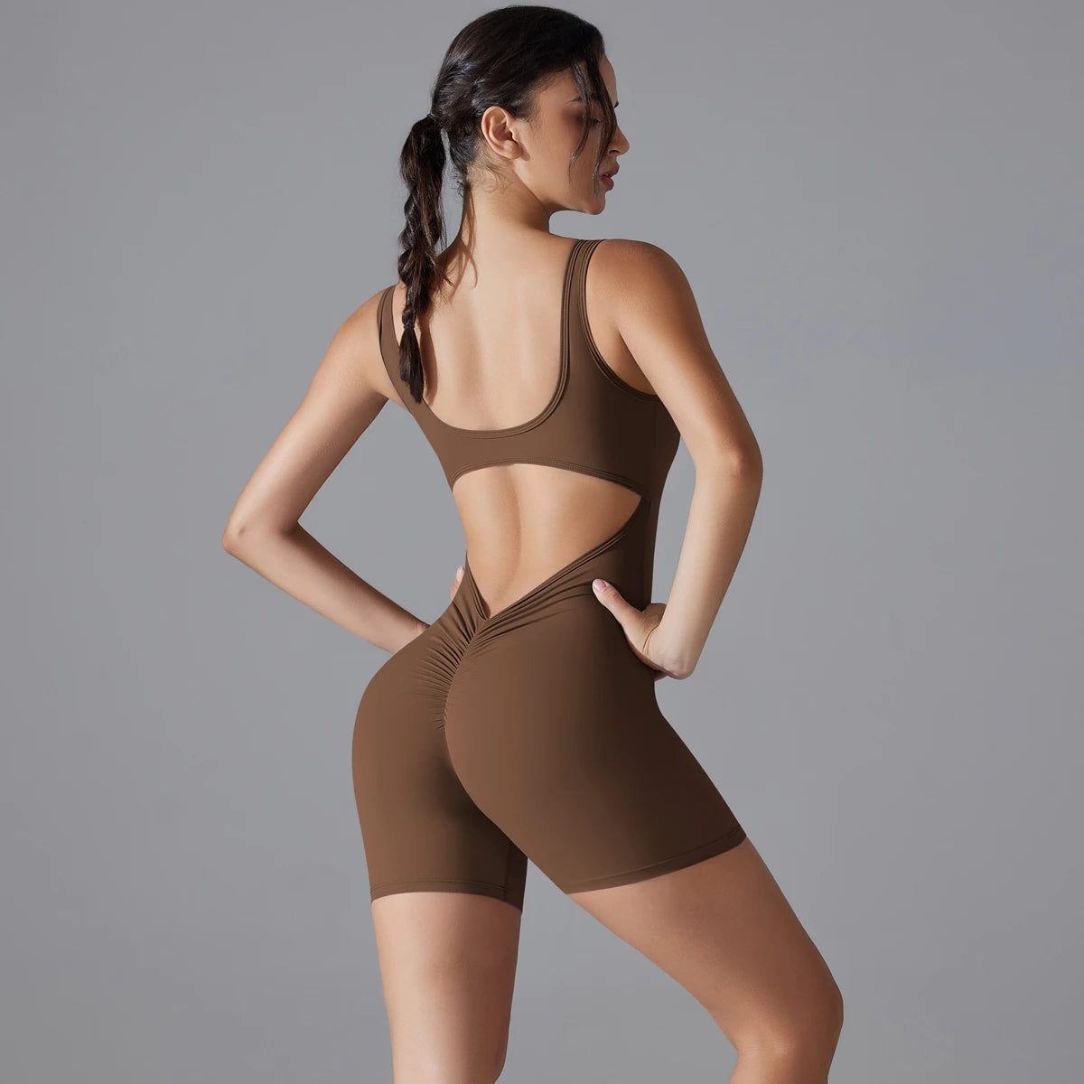 Nova – Sportieve damesjumpsuit met V-rug en shaping effect - Villano mode