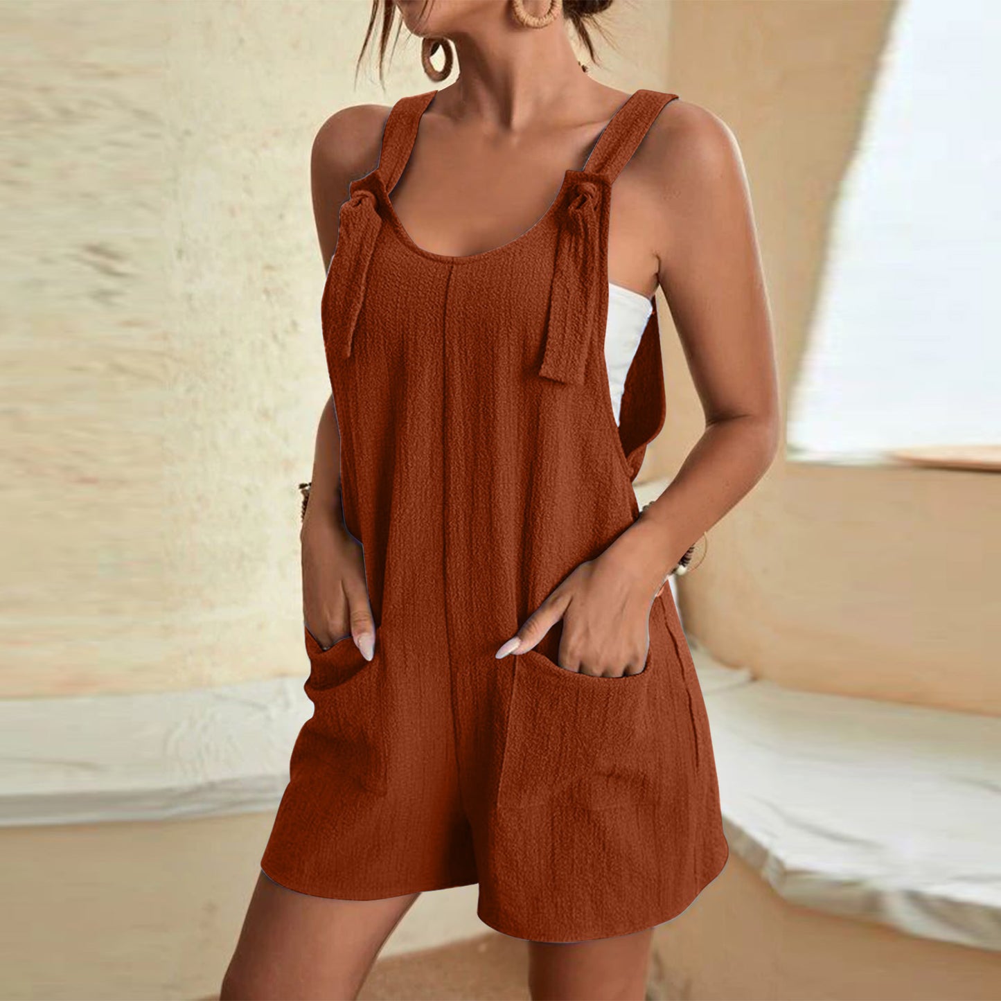 Lina – Playsuit dames zomer in donkerbruine tint met zakken en relaxte stijl