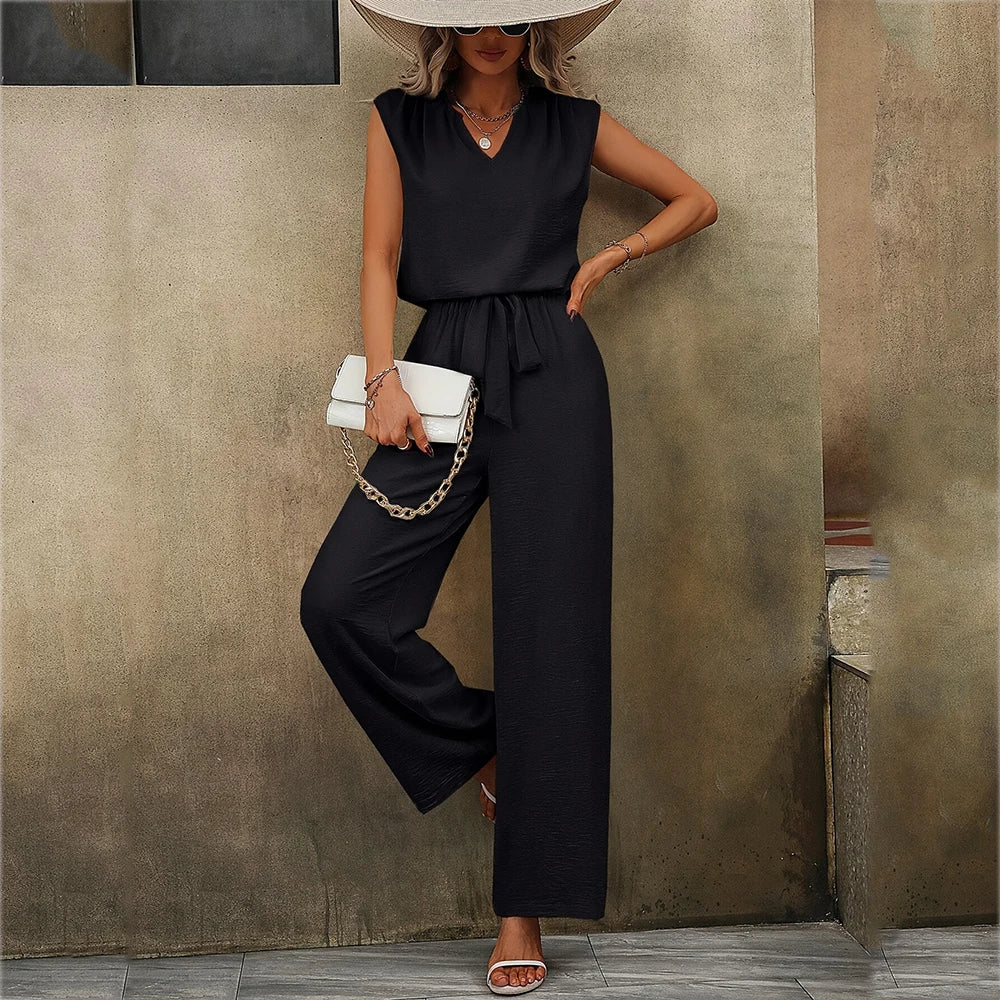 Zwarte tweedelige jumpsuit van Villano Mode met V-hals en wijde pijpen, elegant en comfortabel voor dames.